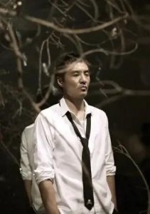 ​《那些花儿》：朴树笔下的青春挽歌，触动无数灵魂的共鸣