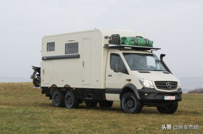 ​奔驰Sprinter 6x6 越野房车！3.0T六缸+9AT，配有摩托车电动升降架