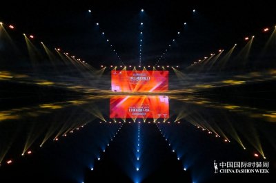 ​“虎丘婚纱城日”登陆中国国际时装周