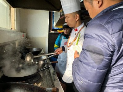 ​鲜香美味的酸菜鱼火锅做法来了，经济实惠操作简单