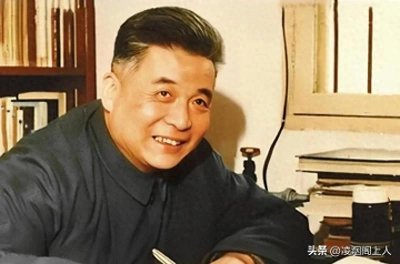 ​邓稼先：中国核武器研制工作的开拓者和奠基者