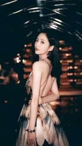​馃拫浣熶附濞咅煉嬫€ф劅涓庢墠鍗庡苟瀛樼殑榄呭姏濂崇