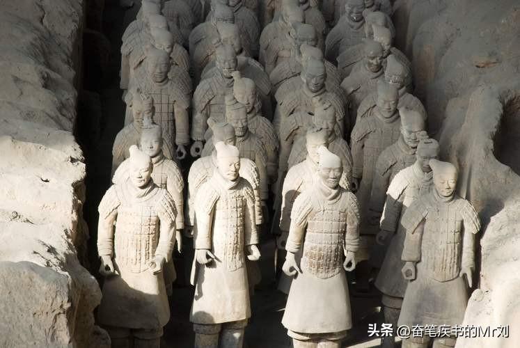 秦始皇陵兵马俑的外形特点(秦始皇陵兵马俑的外观介绍)
