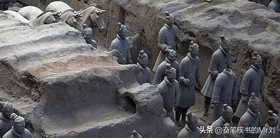 秦始皇陵兵马俑的外形特点(秦始皇陵兵马俑的外观介绍)