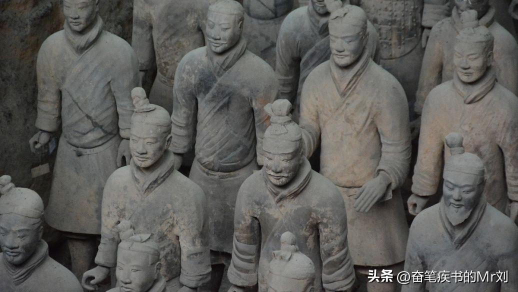 秦始皇陵兵马俑的外形特点(秦始皇陵兵马俑的外观介绍)