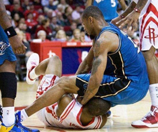 NBA赛事中的各种奇葩爆笑合集，笑喷了