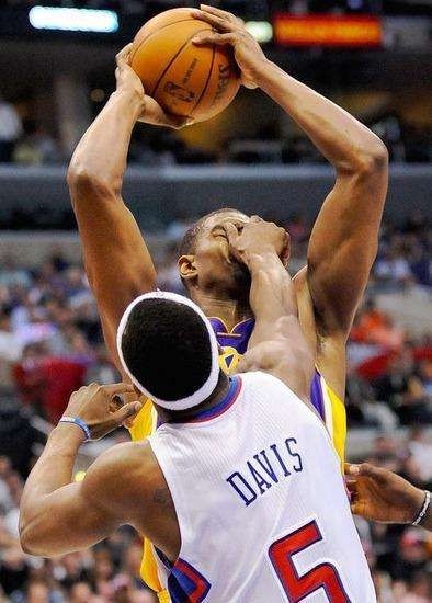 NBA赛事中的各种奇葩爆笑合集，笑喷了