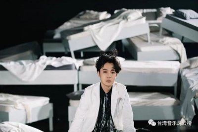 ​吴青峰出庭泪崩！解约林暐哲过程曝光，曾挽手「不能合作还可以当家人」