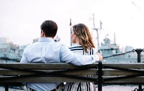 能增进情侣间感情的事