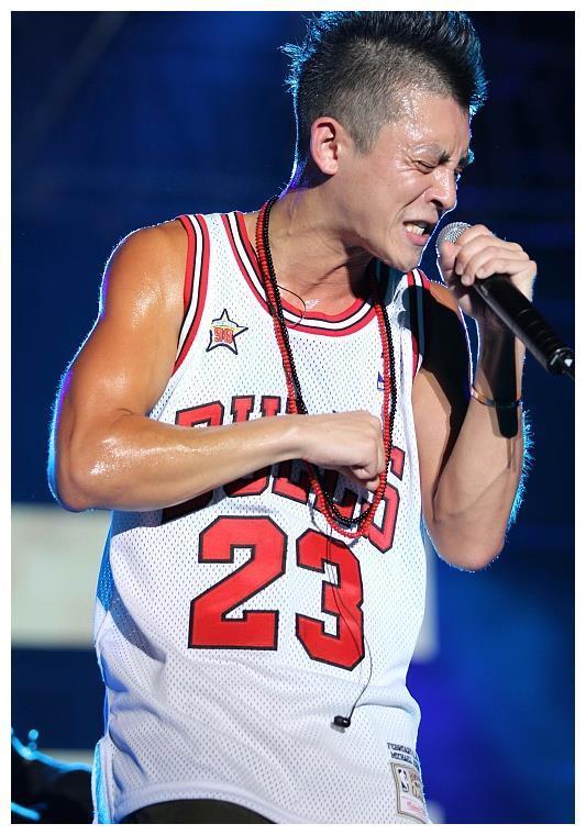 “陈冠希事件”波及女星人数高达15位,为啥只有应采儿全身而退?