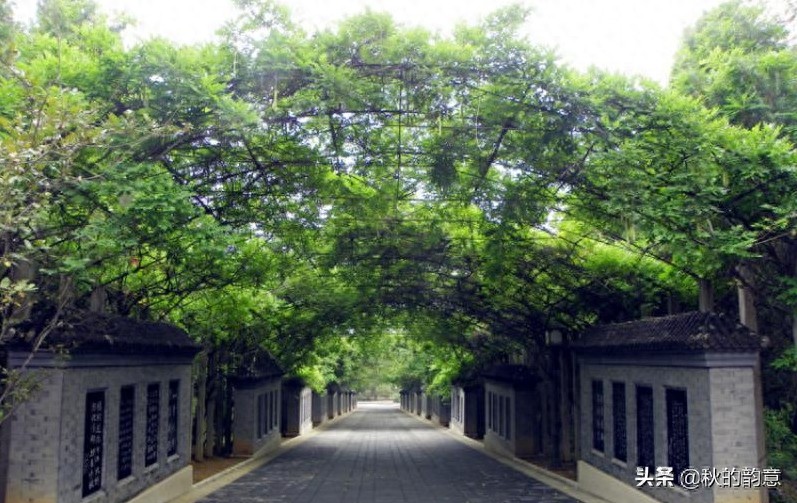 十三陵水库位于北京市昌平区，建于1958年，荣誉 国家水利风景区