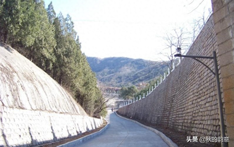 十三陵水库位于北京市昌平区，建于1958年，荣誉 国家水利风景区
