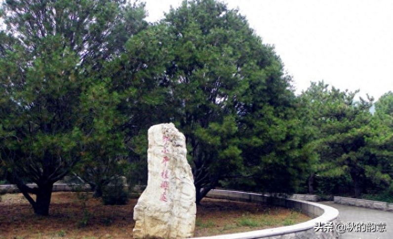 十三陵水库位于北京市昌平区，建于1958年，荣誉 国家水利风景区