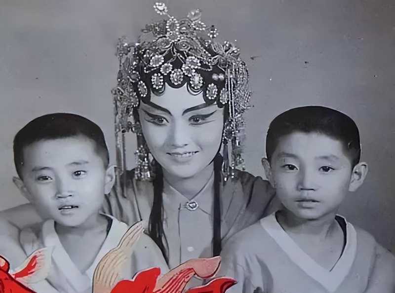 张亚东(张亚东的“浪荡情史”)