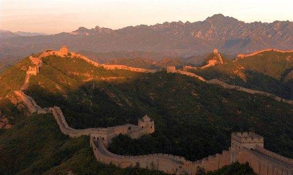 万里长城全长多少千米,万里长城长多少公里图1