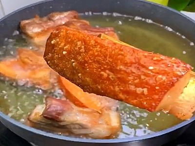 酸菜扣肉的做法，简单易做，老人孩子都喜欢吃