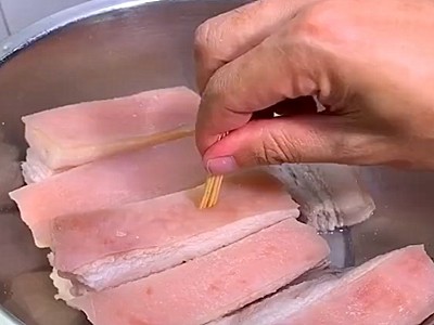 酸菜扣肉的做法，简单易做，老人孩子都喜欢吃