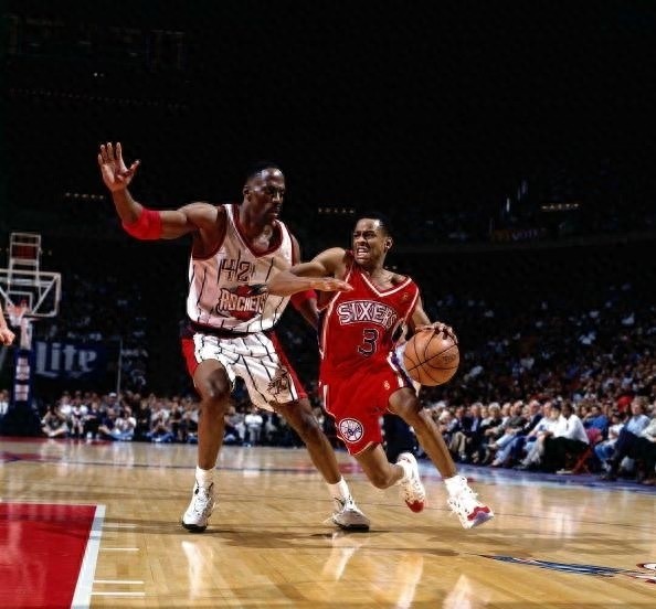 NBA史上最强突破球员艾弗森过人集锦！