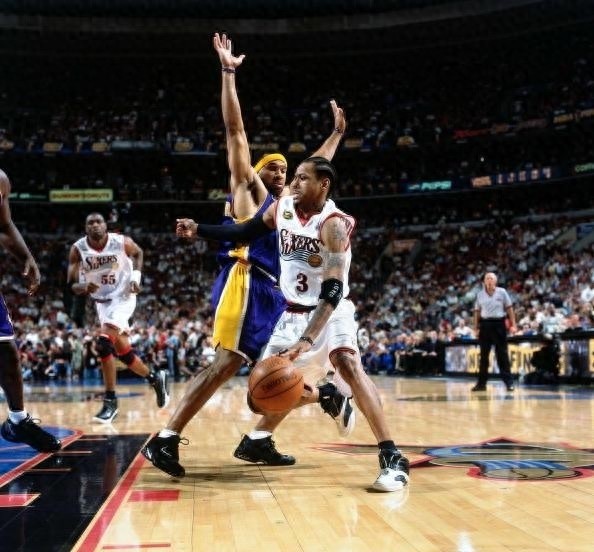 NBA史上最强突破球员艾弗森过人集锦！